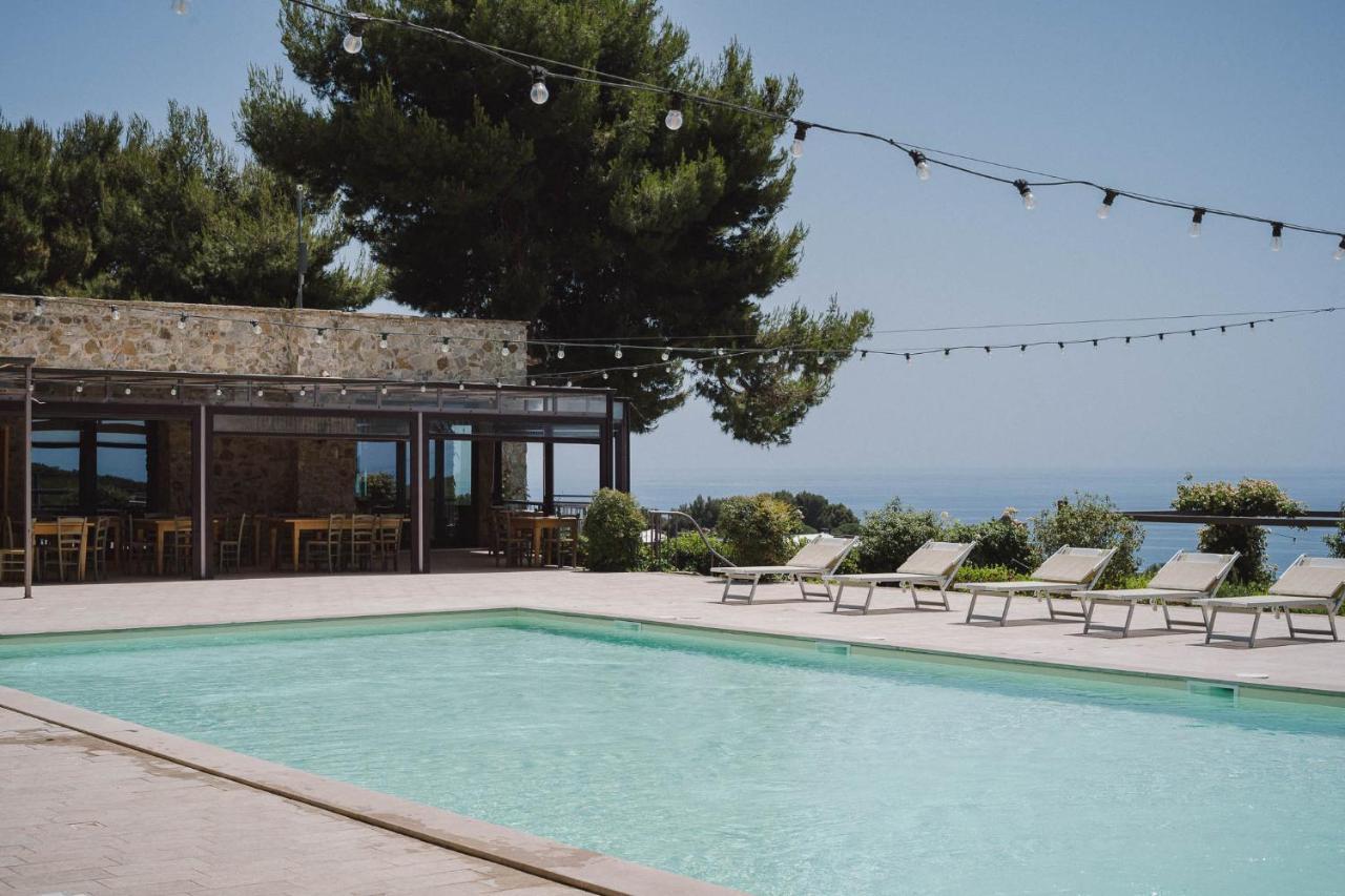 Masseria Agriturismo Torre Di Albidona Требизаче Екстериор снимка