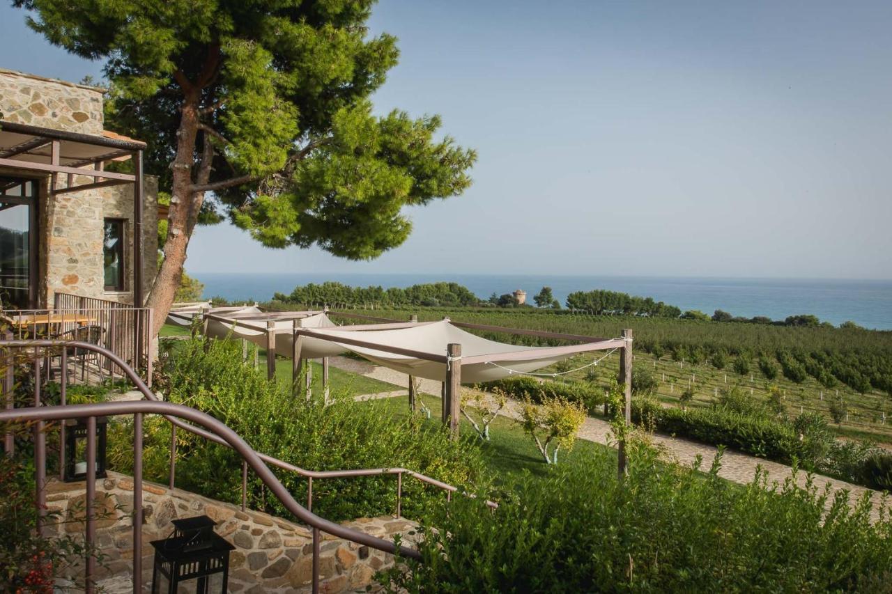Masseria Agriturismo Torre Di Albidona Требизаче Екстериор снимка
