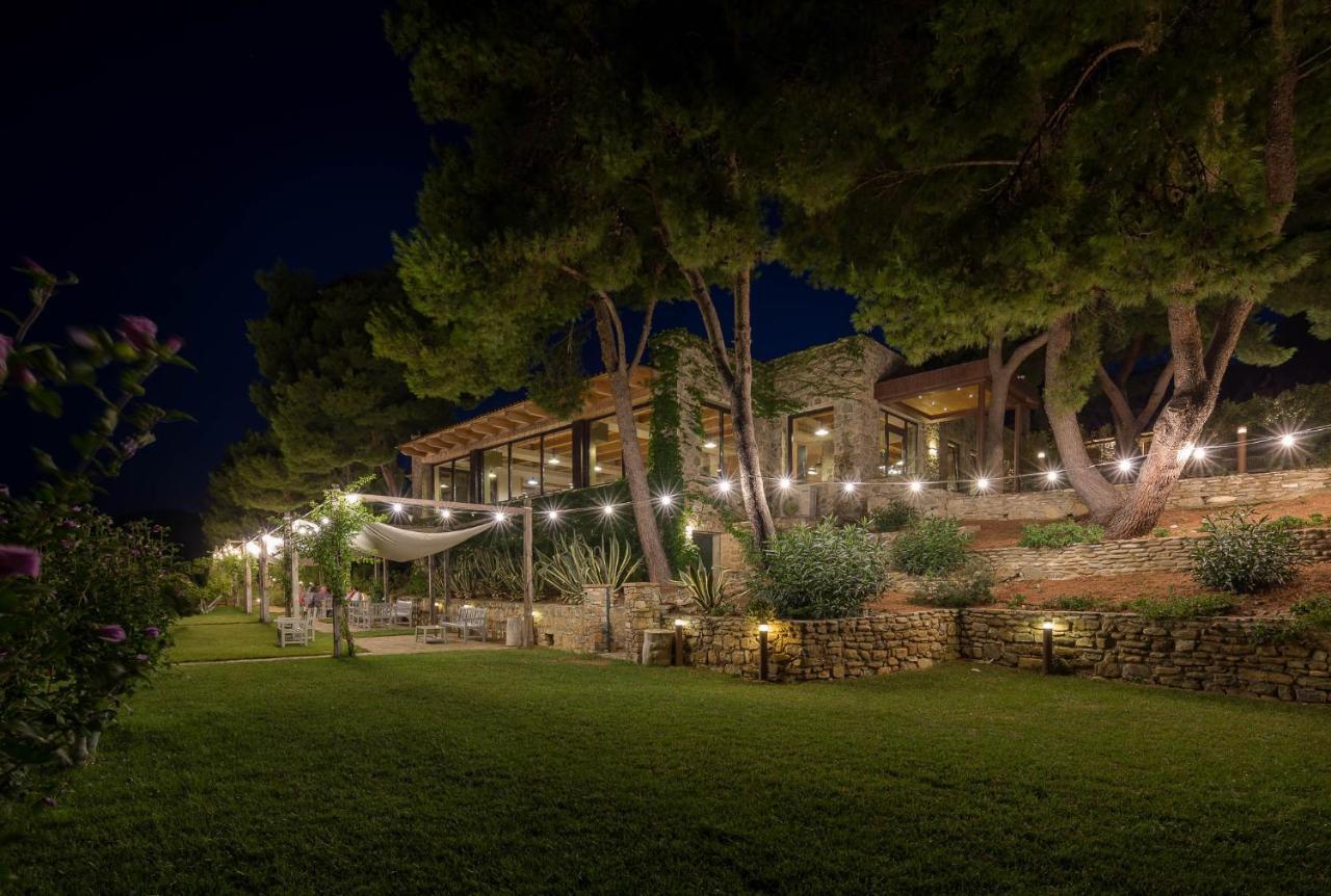 Masseria Agriturismo Torre Di Albidona Требизаче Екстериор снимка