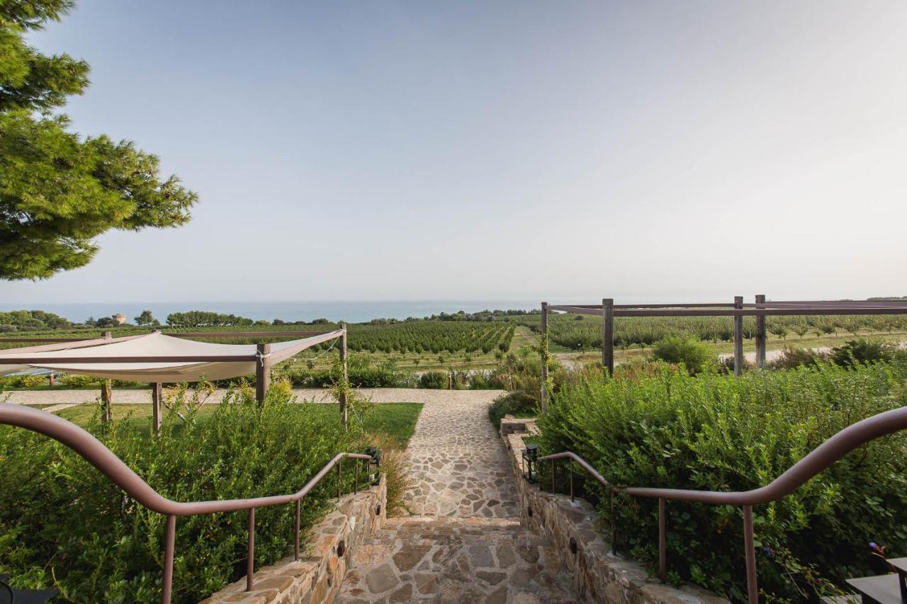 Masseria Agriturismo Torre Di Albidona Требизаче Екстериор снимка