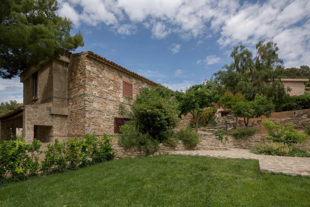 Masseria Agriturismo Torre Di Albidona Требизаче Екстериор снимка