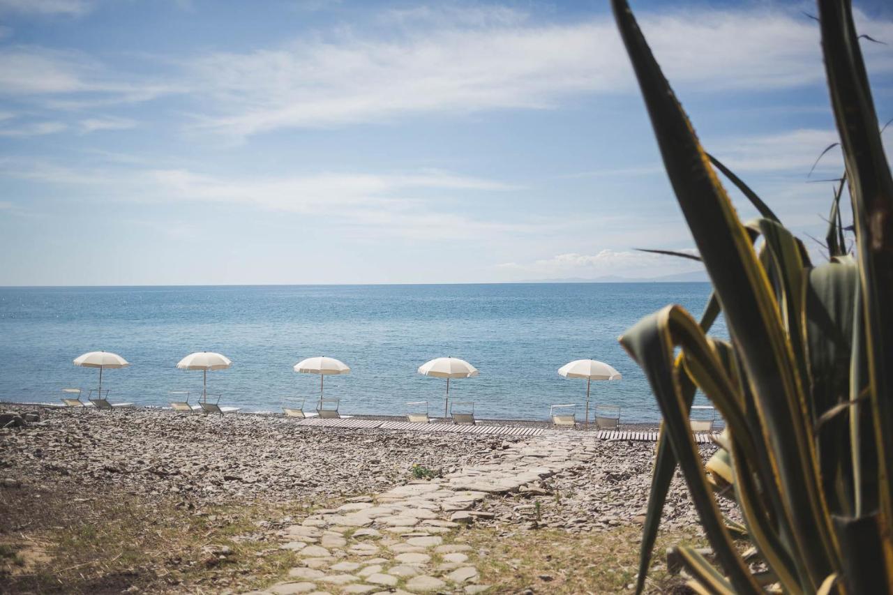 Masseria Agriturismo Torre Di Albidona Требизаче Екстериор снимка