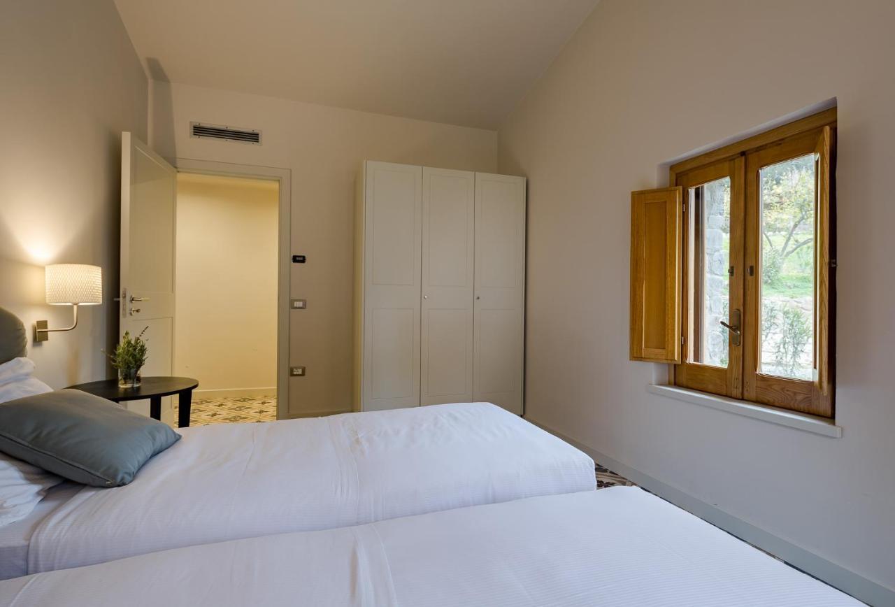 Masseria Agriturismo Torre Di Albidona Требизаче Екстериор снимка
