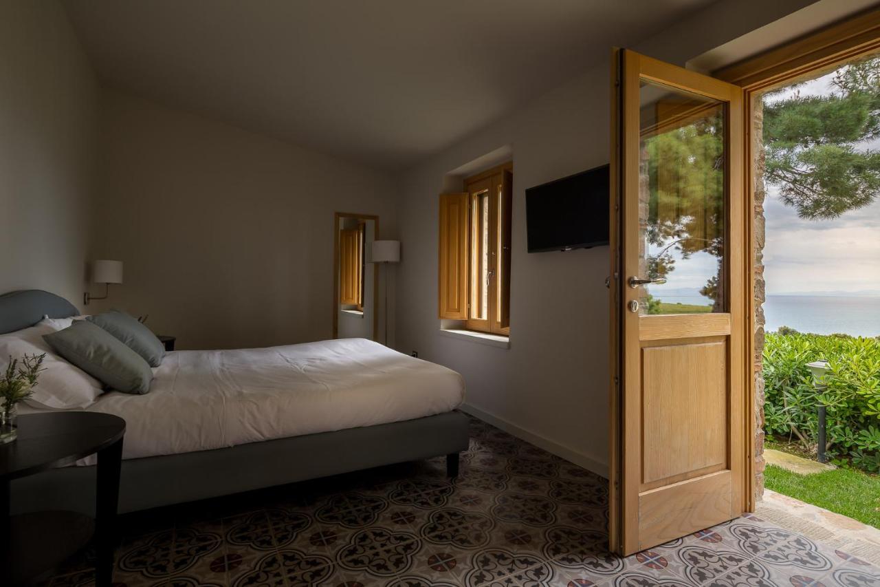 Masseria Agriturismo Torre Di Albidona Требизаче Екстериор снимка